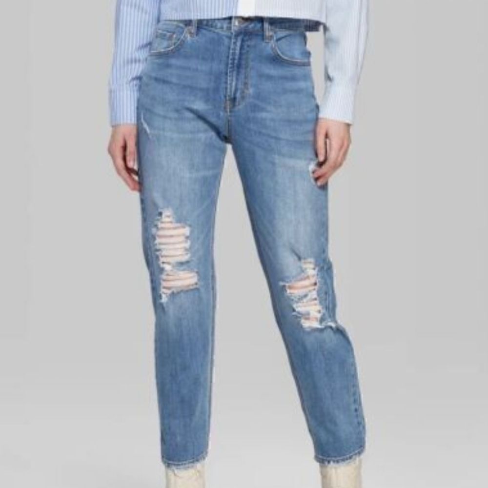 Wild Fable Medium Wash Distressed High Rise Mom Jean Size 00